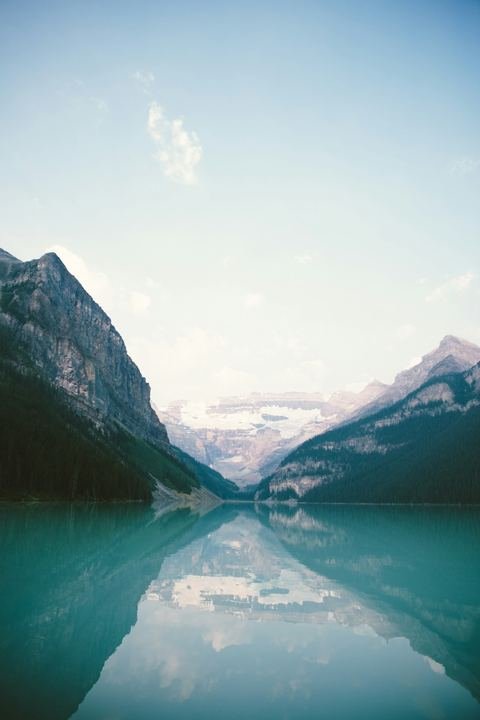 Illustrative travel app interface for iOS